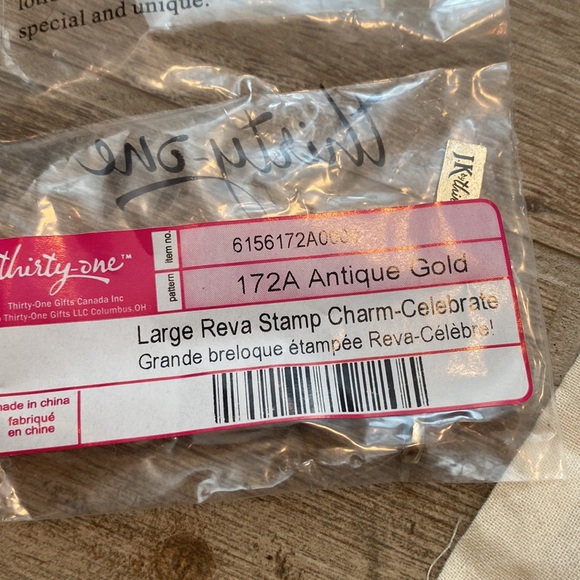 Jewel Kade by Thirty One necklace with multiple pendants - Picture 4 of 5